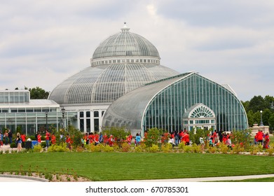 SAINT PAUL, MINNESOTA- JUNE 2017:  A Class Field Trip To Como Zoo And Conservatory In St.. Paul, MN.