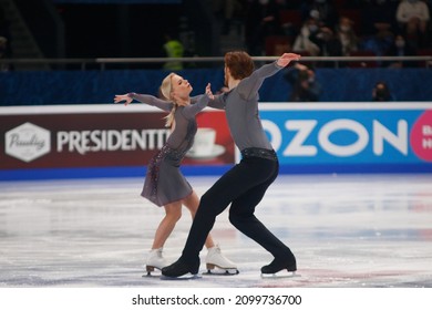 Saint Petersburg, Russia - 25 December 2021: Russian Nationals 2022 Of Figure Skating. Pairs, Free Skating. Evgenia Tarasova, Vladimir Morozov