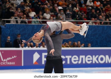 Saint Petersburg, Russia - 25 December 2021: Russian Nationals 2022 Of Figure Skating. Pairs, Free Skating. Evgenia Tarasova, Vladimir Morozov