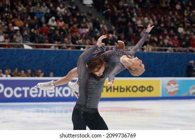 Saint Petersburg, Russia - 25 December 2021: Russian Nationals 2022 Of Figure Skating. Pairs, Free Skating. Evgenia Tarasova, Vladimir Morozov