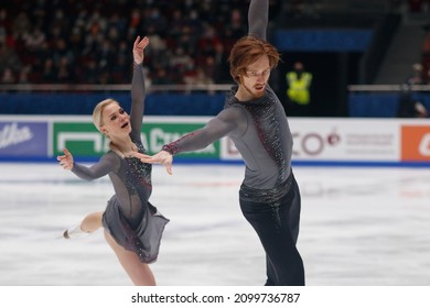 Saint Petersburg, Russia - 25 December 2021: Russian Nationals 2022 Of Figure Skating. Pairs, Free Skating. Evgenia Tarasova, Vladimir Morozov