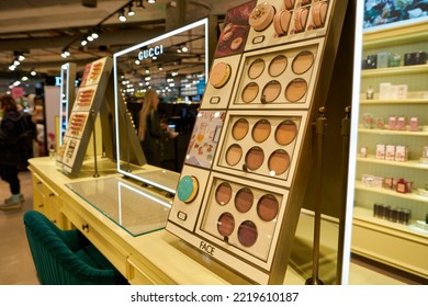 SAINT PETERSBURG, RUSSIA - CIRCA SEPTEMBER, 2022: Interior Shot Of Gold Apple Store At Nevsky Centre Shopping Mall. Gold Apple Is A Russian Chain Of Beauty Stores.