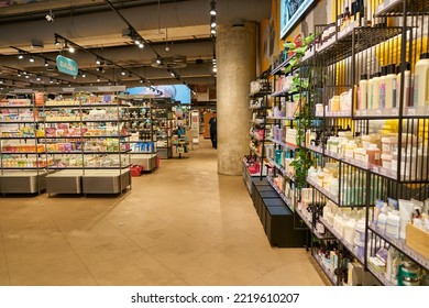 SAINT PETERSBURG, RUSSIA - CIRCA SEPTEMBER, 2022: Interior Shot Of Gold Apple Store At Nevsky Centre Shopping Mall. Gold Apple Is A Russian Chain Of Beauty Stores.