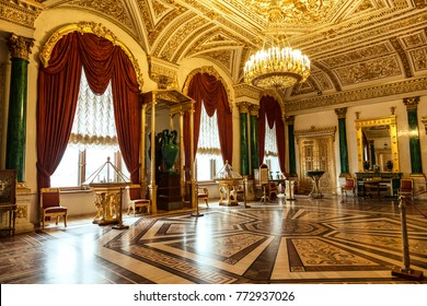 SAINT PETERSBURG, RUSSIA - JULY 11, 2015:St. Petersburg, Malachite Drawing Room In The Winter Palace, The Hermitage. Russia