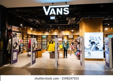 vans retail locations