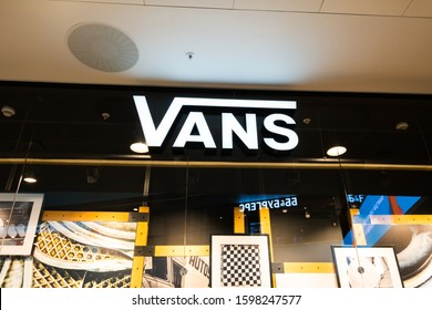 auburn mall vans store