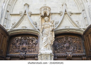 Saint Pierre Basilica, Door detail, Avignon, Vaucluse, France