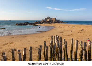 Saint Malo Beach Images Stock Photos Vectors Shutterstock