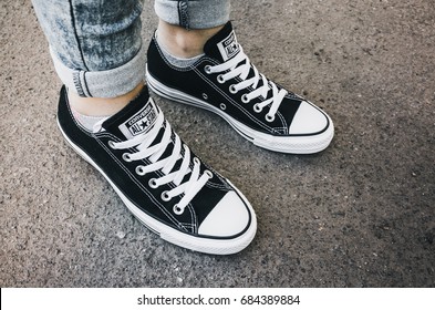 converse all star shoes images