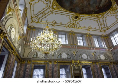 SAINT-PETERSBURG, RUSSIA - OCTOBER 1, 2016: Interior Of The Marble Hall Of The Exhibition Museum Ludwig In The Russian Museum. Marble Palace, Russian Museum, St. Petersburg, Russia.