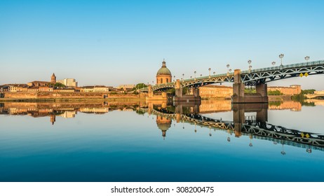 Toulouse Ville Images Stock Photos Vectors Shutterstock