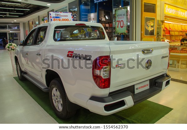 Sakon Nakhon,Thailand,NOVEMBER 03,2019:MG\
Motor,MG Extender ,Imported from England,The sporty style is unique\
and therefore is the most popular in Thailand at Robinson,at\
Robinson Sakon\
Nakhon,Thai.