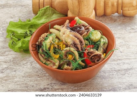 Salad with baby octopus, bell pepper and chukka