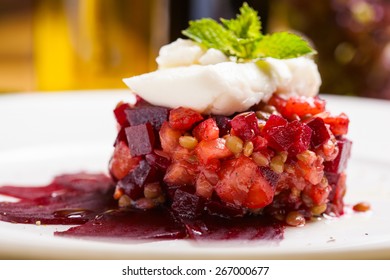 Salad with goat cheese, beetroot and lentils - Powered by Shutterstock