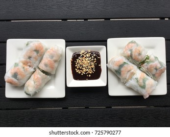 Salad Rolls With Shrimp And Hoisin Sauce