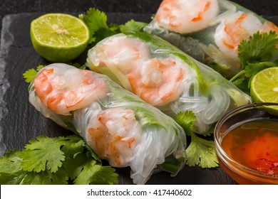 Salad spring roll of Asian wind prawns