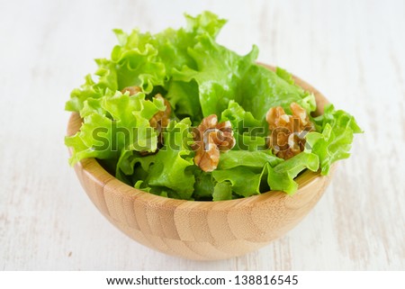 salad with walnut