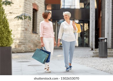 3,802 Old woman carrying bags Images, Stock Photos & Vectors | Shutterstock