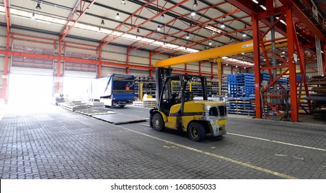 Sale And Storage Of Industrial Goods And Steel In A Factory Hall 