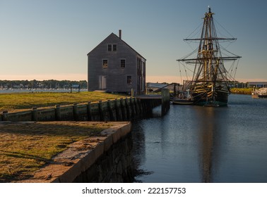 SALEM, MA - SEPTEMBER 14: The Friendship Of Salem On September 14,2014.It Is A 171-foot Replica Of A 1797 East Indiaman, Built In The Scarano Brothers Shipyard In Albany, New York, In 2000