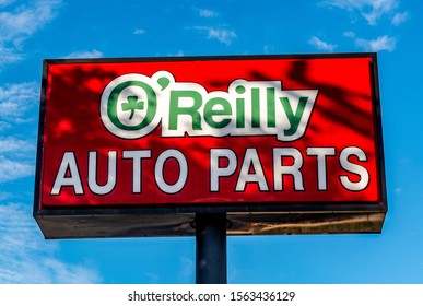 2,941 Auto parts store signs Images, Stock Photos & Vectors | Shutterstock