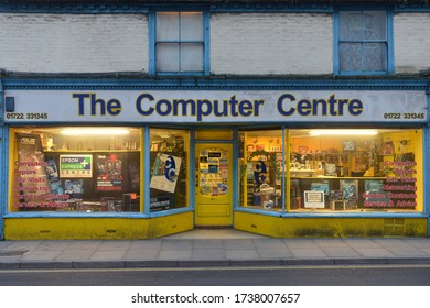 Salisbury, UK - February 11, 2016: A Computer Shop Is Seen On A City Centre Street.