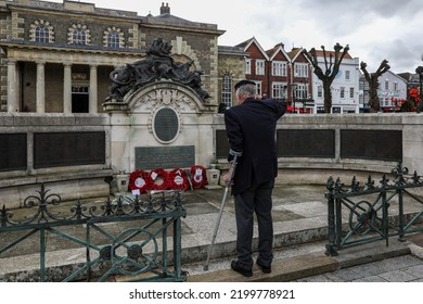 Salisbury, Wiltshire, UK - September 9 2022:  British Army Veteran Pays His Respects To Her Majesty The Queen Following Her Death.