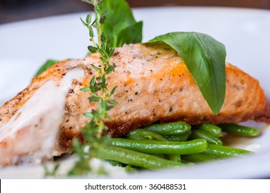 Salmon Fillet With Green Beans