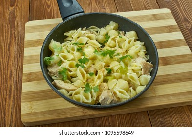 Salsa Verde Chicken Pasta Close Up 