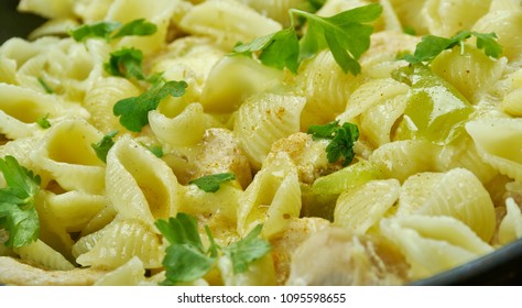 Salsa Verde Chicken Pasta Close Up 