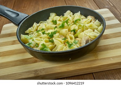 Salsa Verde Chicken Pasta Close Up 