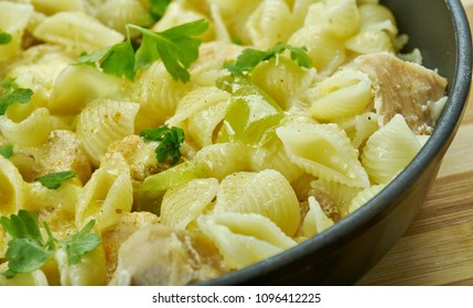 Salsa Verde Chicken Pasta Close Up 