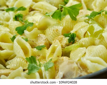 Salsa Verde Chicken Pasta Close Up 