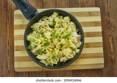 Salsa Verde Chicken Pasta Close Up 