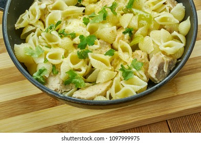 Salsa Verde Chicken Pasta Close Up 