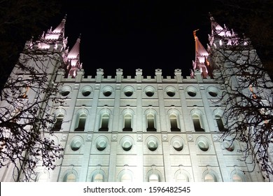 mormon tabernacle at night