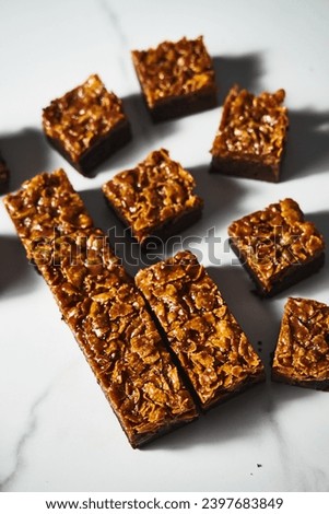 Salted Caramel Cornflake Brownies. Brownie with crunchy top of cornflakes and caramel.