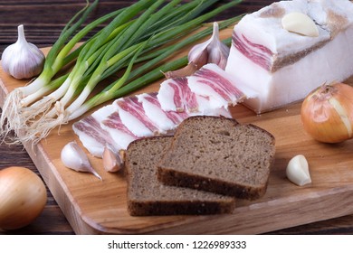 Salted Lard With Bread And Garlic