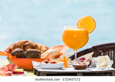 Salty and sweet brunch in front of the sea - Powered by Shutterstock