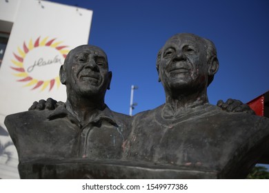 SALVADOR, BAHIA / BRAZIL - August 13, 2018: Sculpture Of The Musicians Dodo And Osmar Is Seen In Castro Alves Square In Salvador (BA). (SHUTTERSTOCK / Joa Souza)