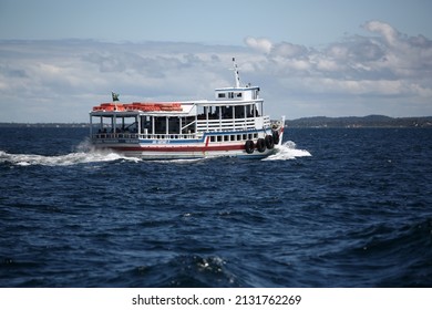 Salvador, Bahia, Brazil - August 28, 2017: Speedboat For Transporting People For Crossing From Mar Grande To Salvador Through The Baía De Todos Os Santos.