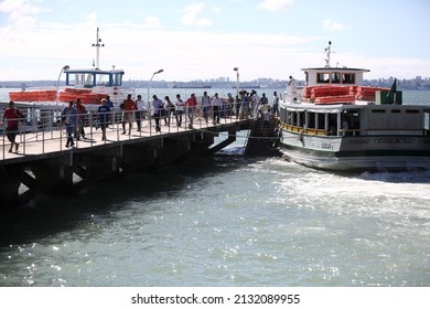 Salvador, Bahia, Brazil - August 28, 2017: Pier For Boarding People On Speedboat For Crossing From Mar Grande To Salvador Through The Baía De Todos Os Santos.