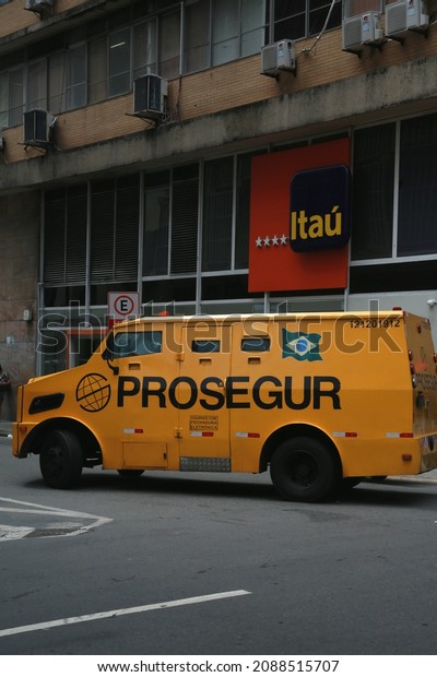 salvador, bahia, brazil - december 8, 2021:\
strong cash transport vehicle seen in front of an Itau bank branch\
in the city of\
Salvador.