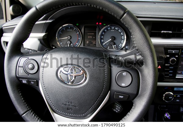 salvador, bahia / brazil - june 18, 2014:\
internal view of the Toyota Corolla XEi vehicle controls, in the\
city of Salvador.\
\
