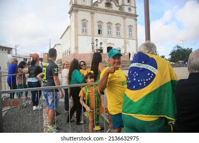 Salvador, Bahia, Brazil - March 16, 2022: Followers Of President Jair Bolsonaro Wait For Him At Bonfim Church During A Visit To The City Of Salvador.