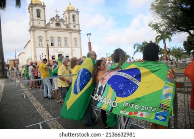 Salvador, Bahia, Brazil - March 16, 2022: Followers Of President Jair Bolsonaro Wait For Him At Bonfim Church During A Visit To The City Of Salvador.