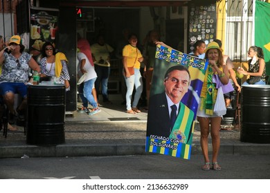 Salvador, Bahia, Brazil - March 16, 2022: Followers Of President Jair Bolsonaro Wait For Him At Bonfim Church During A Visit To The City Of Salvador.