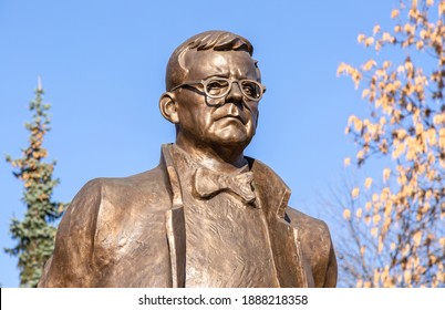 Samara, Russia - October 29, 2020: Bronze monument of the soviet composer Dmitri Shostakovich. Author by Zurab Tsereteli