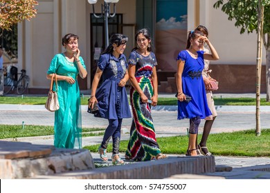 SAMARKAND, UZBEKISTAN - AUGUST 30, 2016: people walk in Samarkand, Uzbekistan