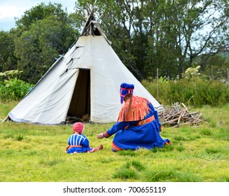 Sami Women With Child